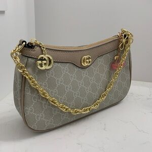 Gucci Beige Shoulder Bag with Gold Chain